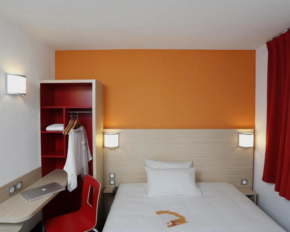 фото B&B HOTEL Gap