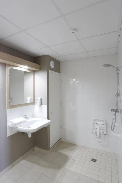 фото B&B HOTEL Gap