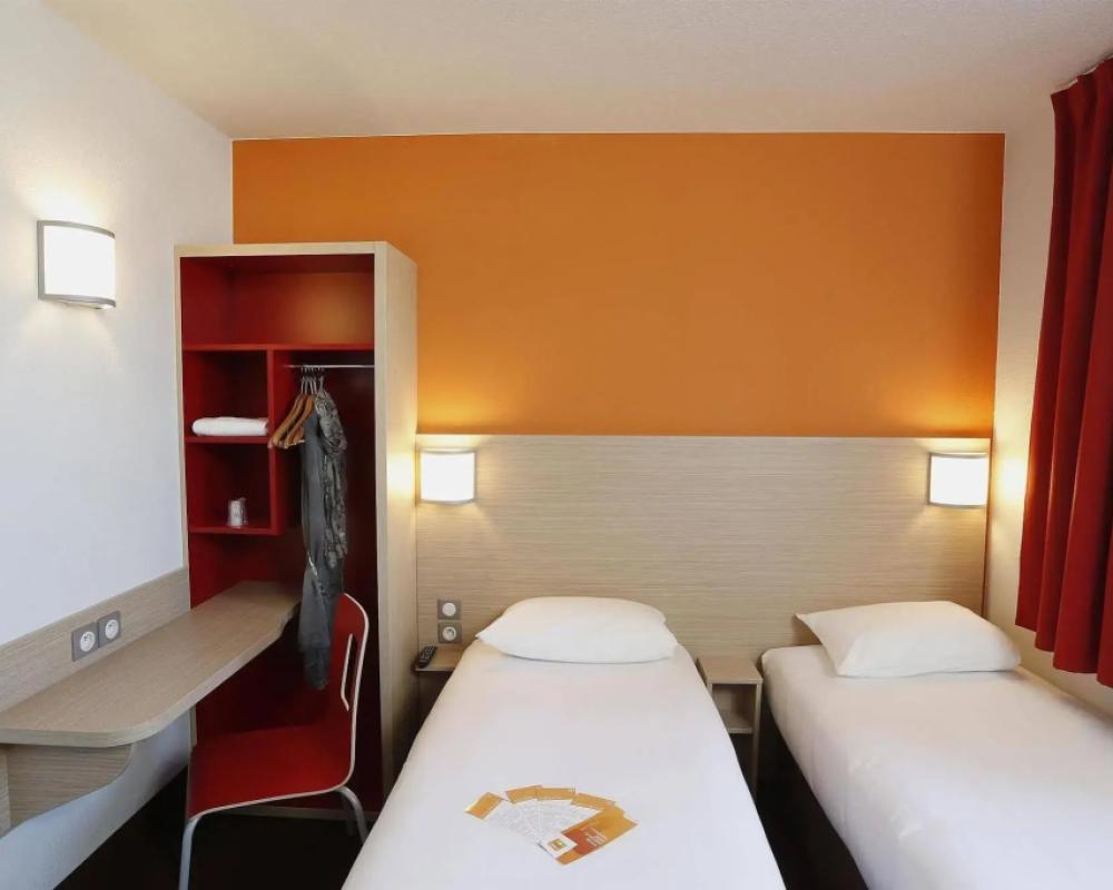 фото B&B HOTEL Gap