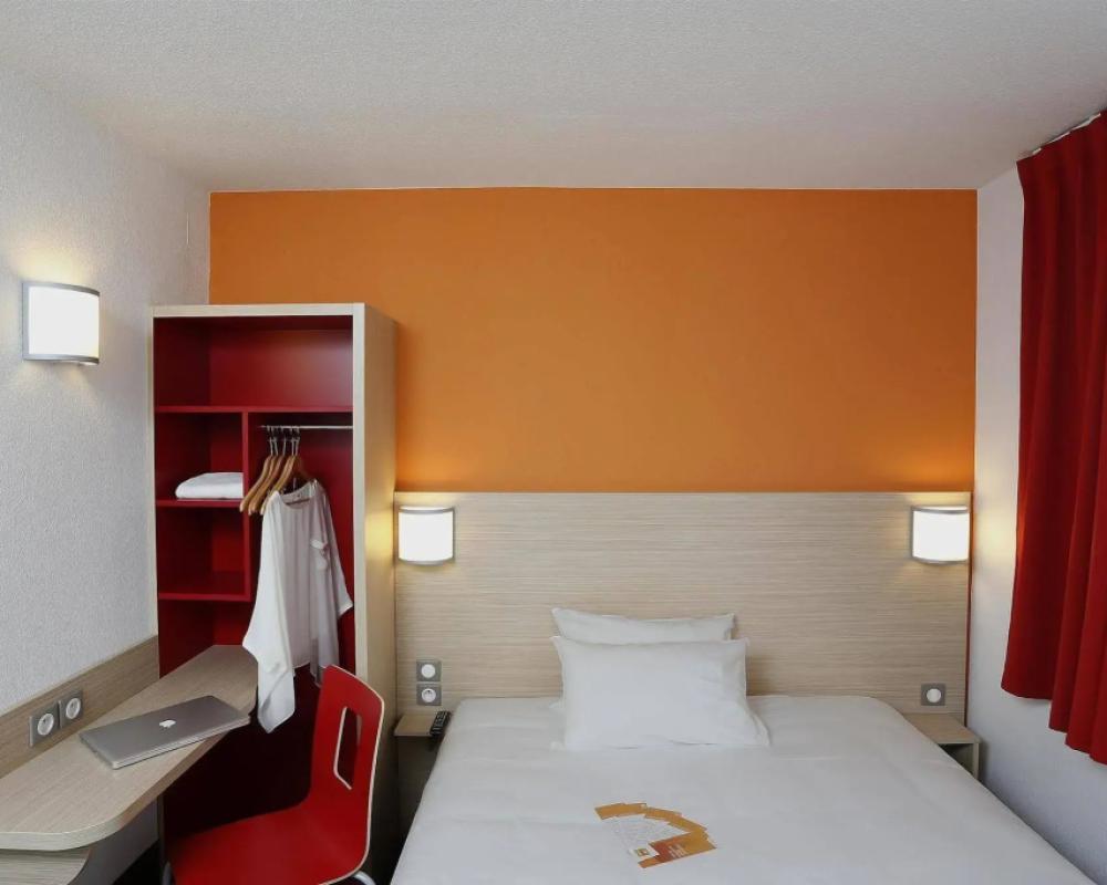фото B&B HOTEL Gap