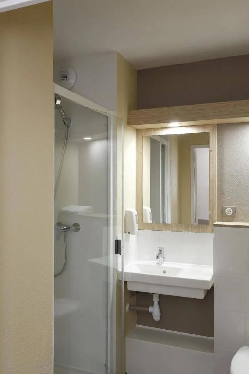 фото B&B HOTEL Gap