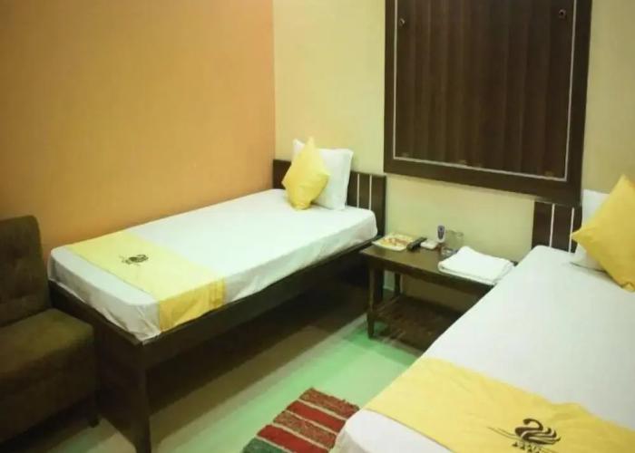 Hotel Shakuntla Palace