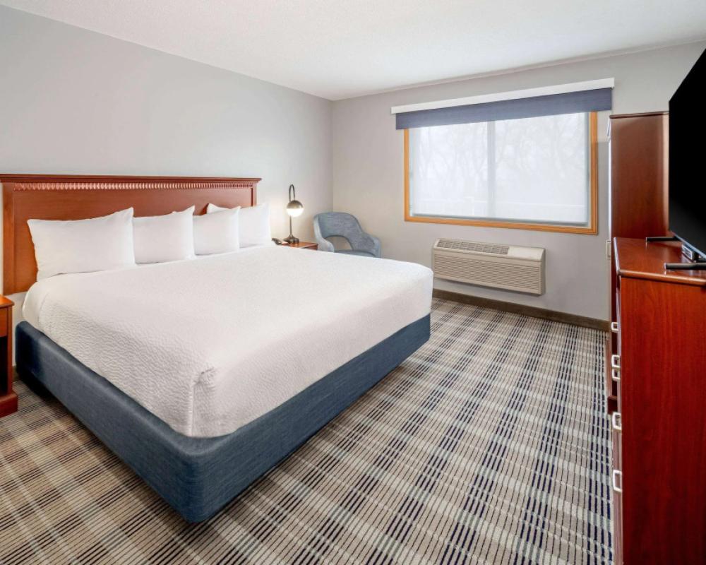AmericInn by Wyndham Valley City - Conference Center
