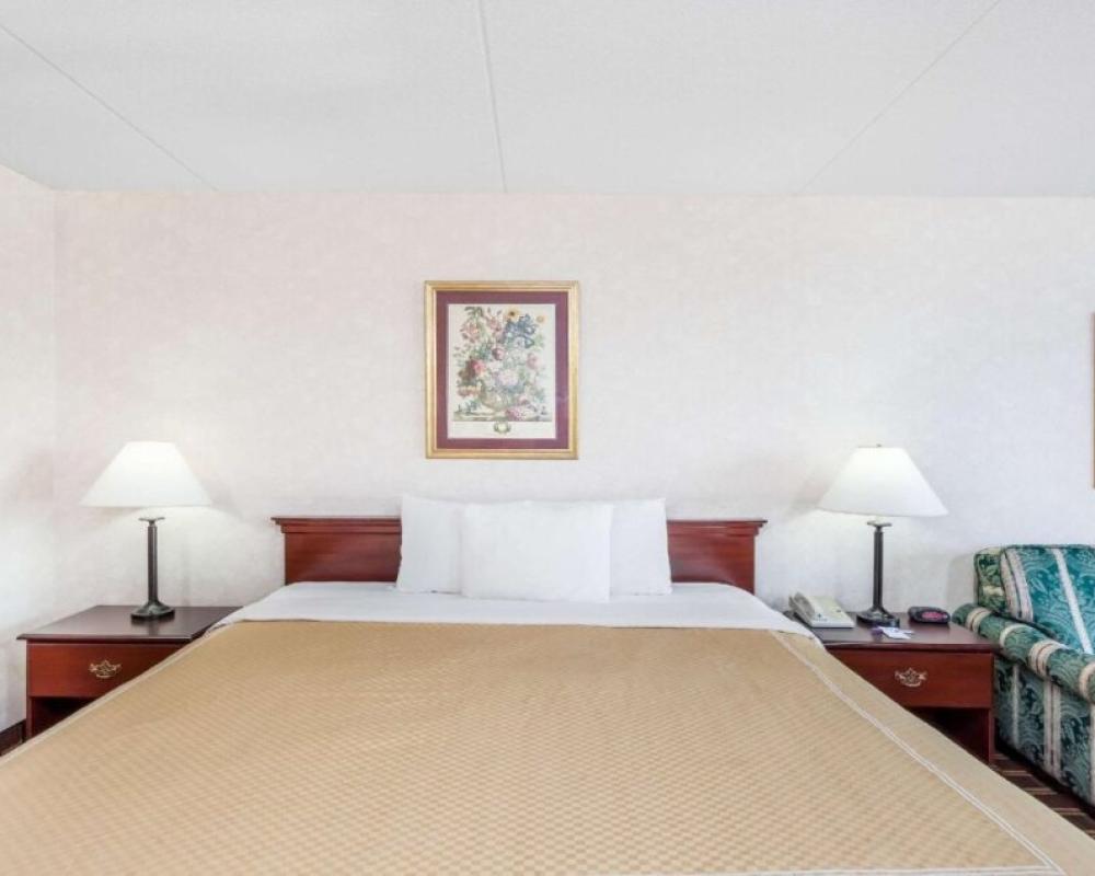 Relax inn by OYO Greeneville Near Hwy US-321