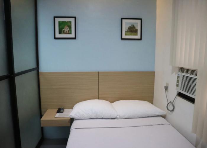 RedDoorz near Trade School Gensan