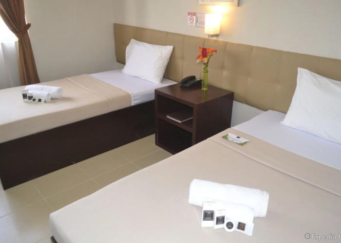 Columbus Plaza Hotel