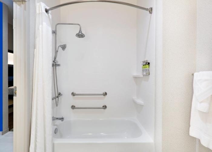 Holiday Inn Express Hotel & Suites Cleburne by IHG