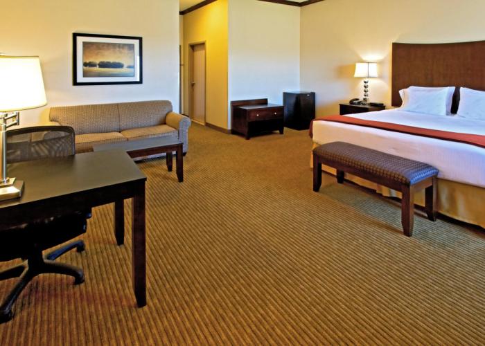 Holiday Inn Express Hotel & Suites Cleburne by IHG