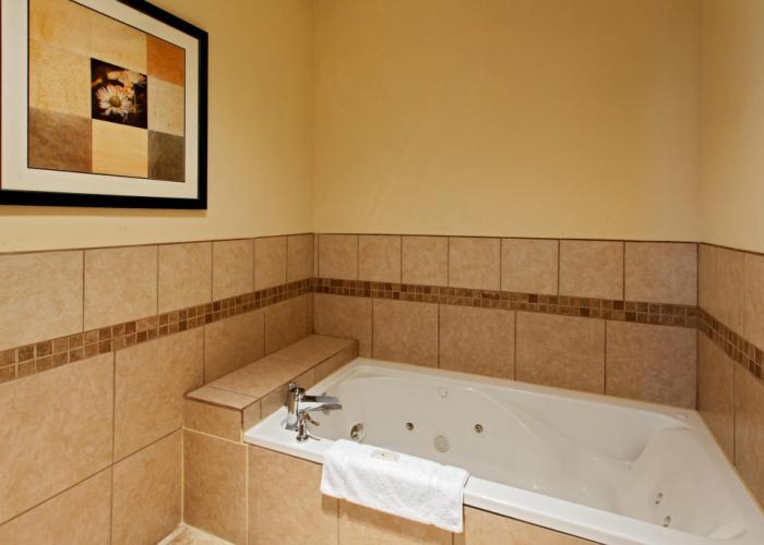 Holiday Inn Express Hotel & Suites Cleburne by IHG