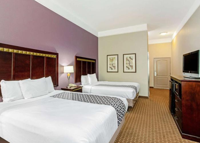 La Quinta Inn & Suites by Wyndham Cleburne