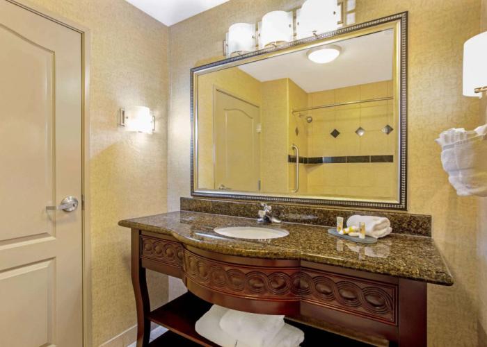 La Quinta Inn & Suites by Wyndham Cleburne