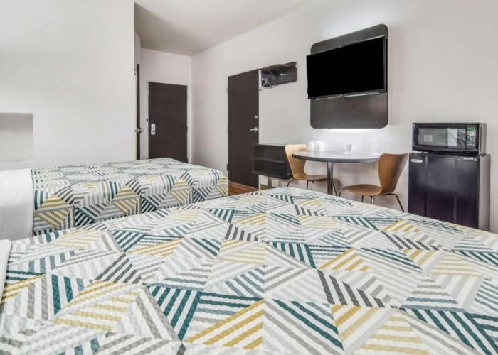 Motel 6 Cleburne, TX