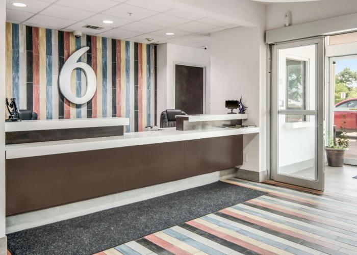 Motel 6 Cleburne, TX