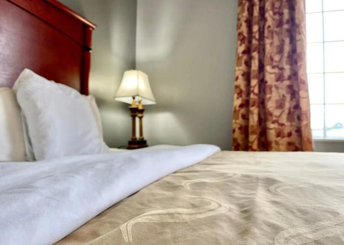 FairBridge Inn & Suites Cleburne