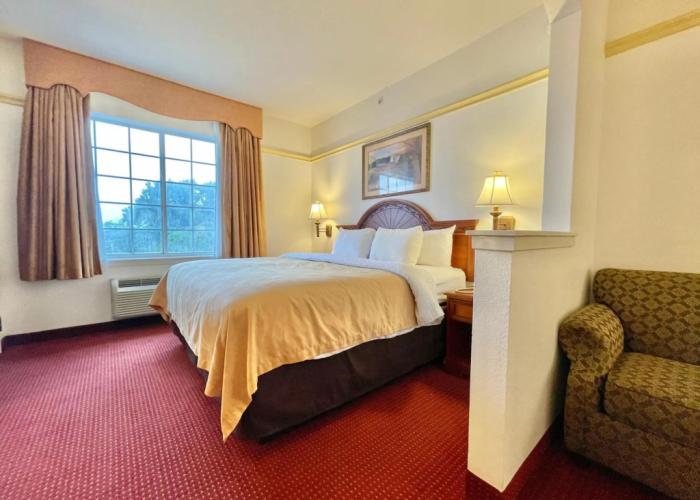 FairBridge Inn & Suites Cleburne