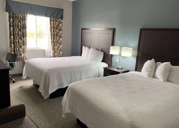 Days Inn & Suites by Wyndham Cleburne TX