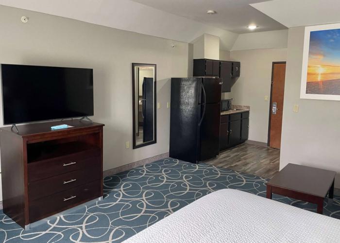 Days Inn & Suites by Wyndham Cleburne TX