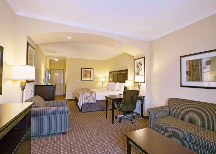 La Quinta Inn & Suites Cleburne