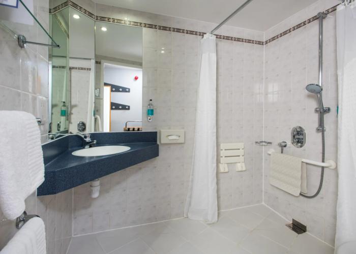 Holiday Inn Express Gloucester - South by IHG
