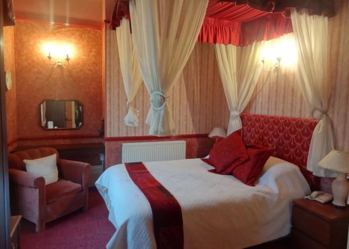 The Edward Hotel