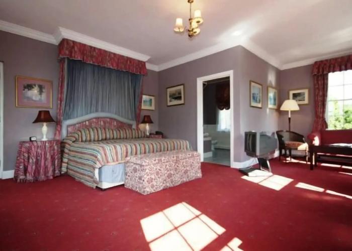 Corse Lawn House Hotel
