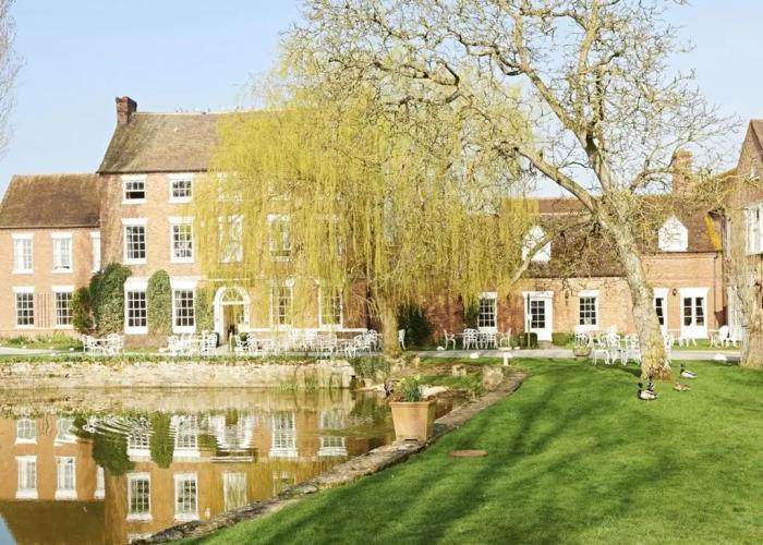 Corse Lawn House Hotel