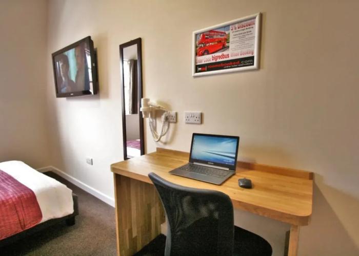 Central Hotel Gloucester by Roomsbooked
