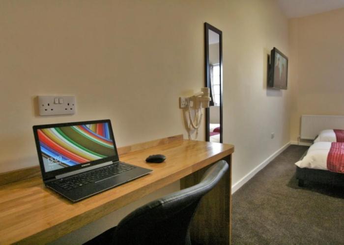 Central Hotel Gloucester by Roomsbooked