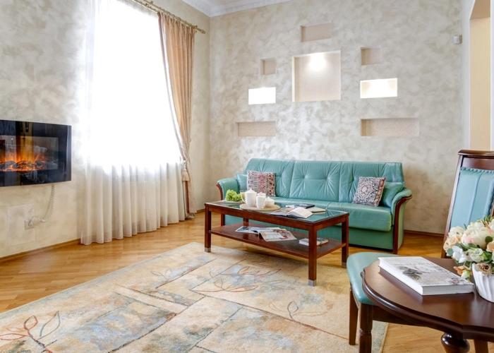 EvroUjut Prostornye chetyrehkomnatnye apartamenty v centre Apartments