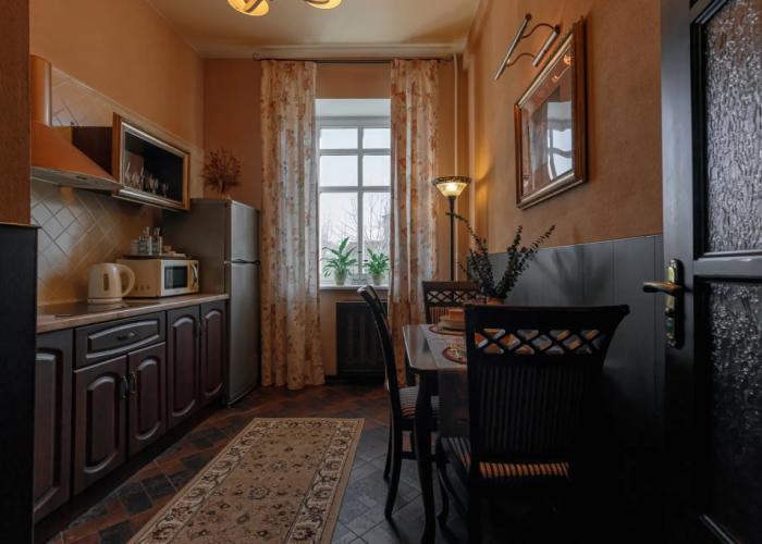 EvroUyut V Klassicheskom Stile V Centre Goroda Apartments