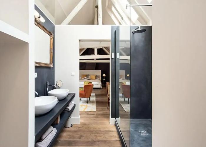 Ganda Rooms & Suites