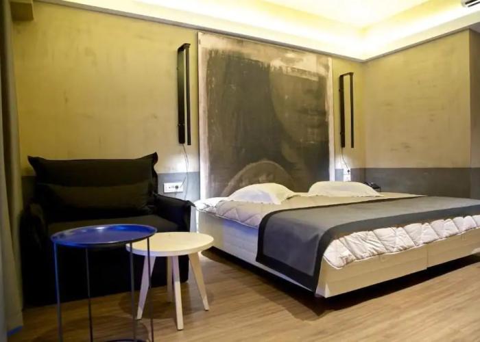 Adonis City Hotel