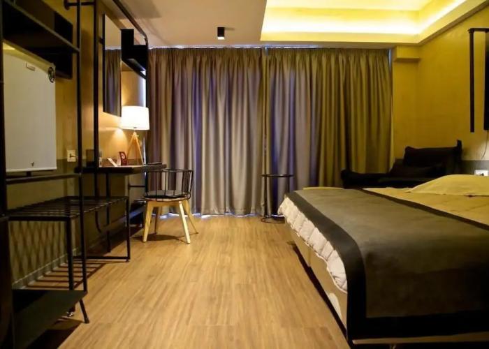 Adonis City Hotel