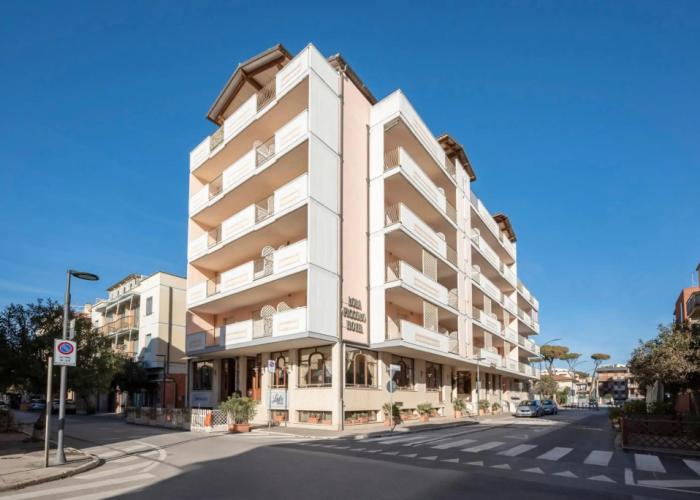 Lola Piccolo Hotel