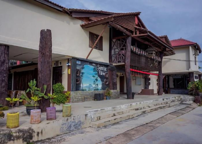 Labis Sunrise Farm Stay