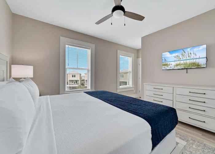 New Listing! Luxury Home, Sleeps 10 w/ Shared Pool