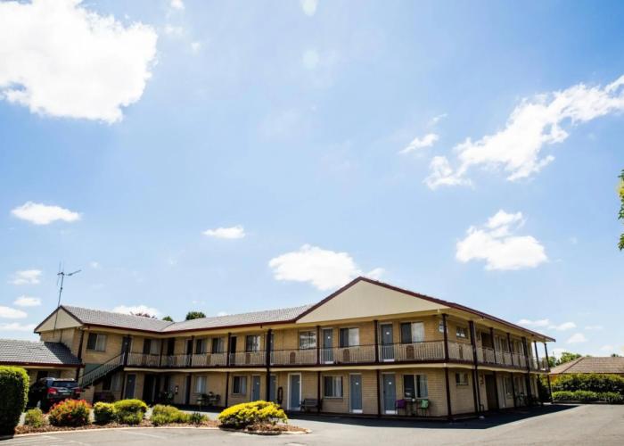 Lilac City Motor Inn & Steakhouse