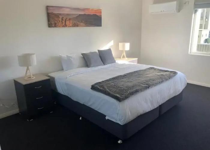 Carlton Suites