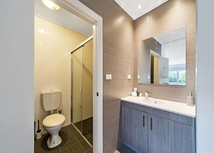Carlton Suites