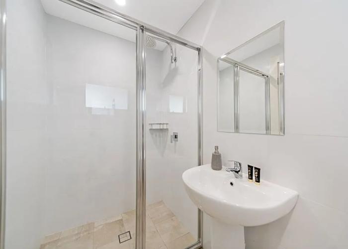 Carlton Suites