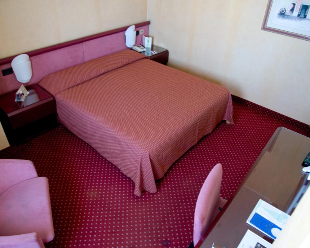фото Boston Hotel