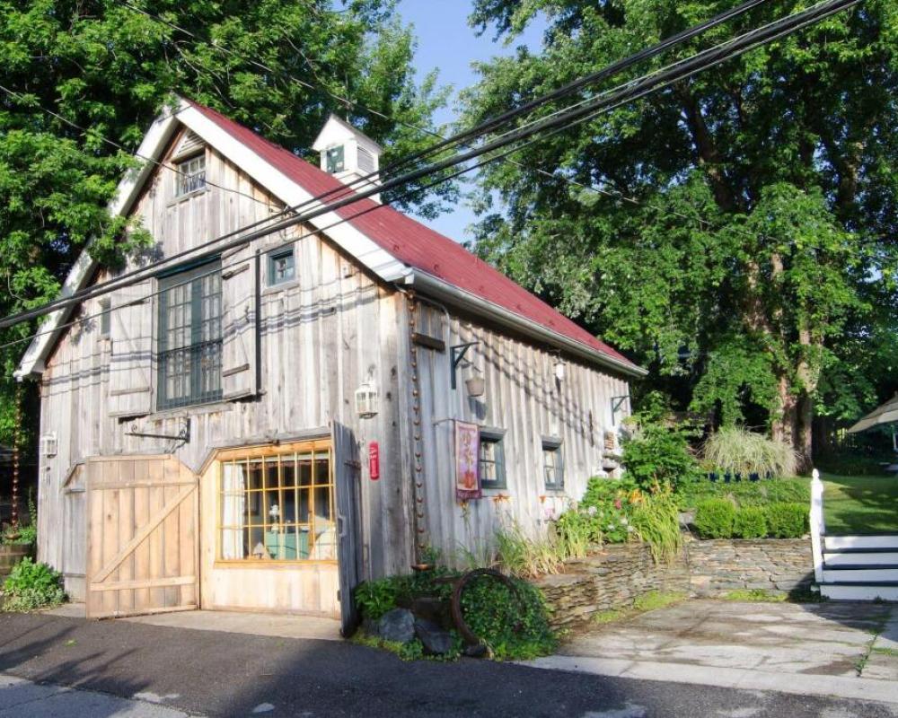 Lily Garden Bed and Breakfast