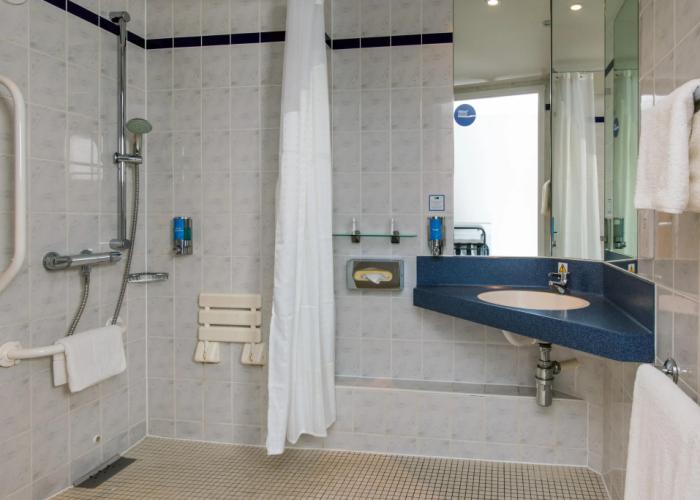 Holiday Inn Express East Midlands Airport by IHG