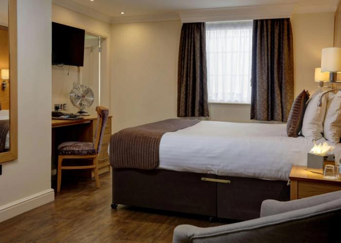 Crowne Plaza East Midlands Airport by IHG