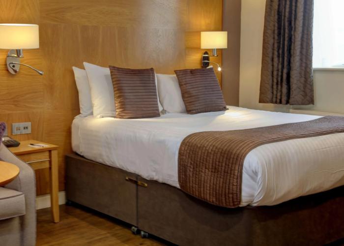 Crowne Plaza East Midlands Airport by IHG
