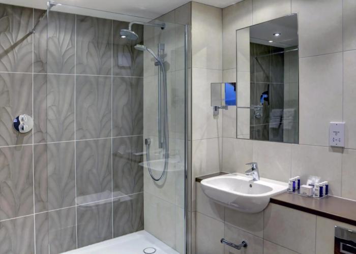Crowne Plaza East Midlands Airport by IHG