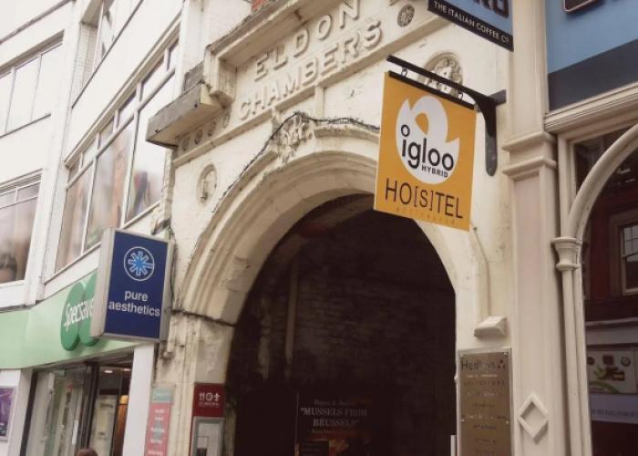 Igloo Hybrid - Hostel