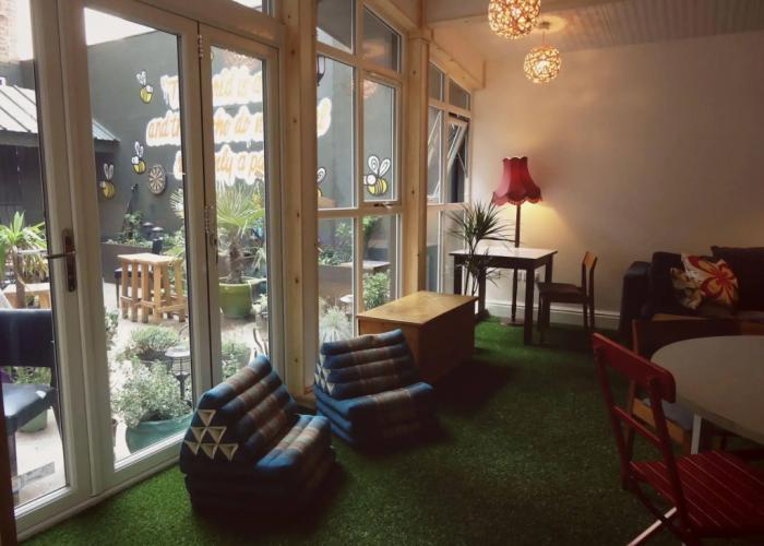 Igloo Hybrid - Hostel