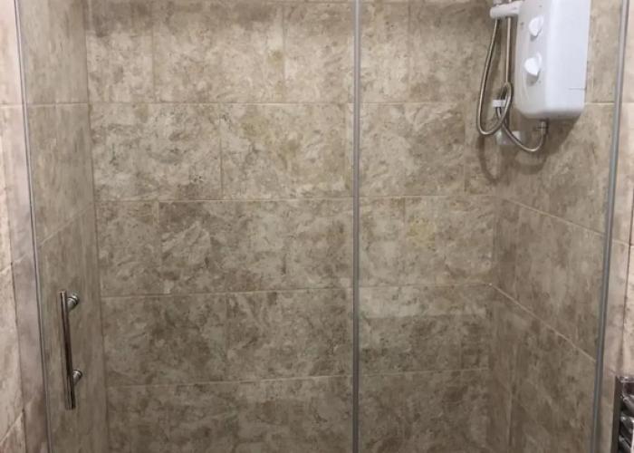 Two bedrooms self-contained flat with Free Parking - Flat 2