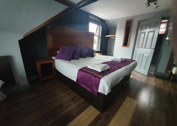 Bennetts Hotel